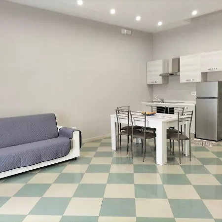 Square House Apartment